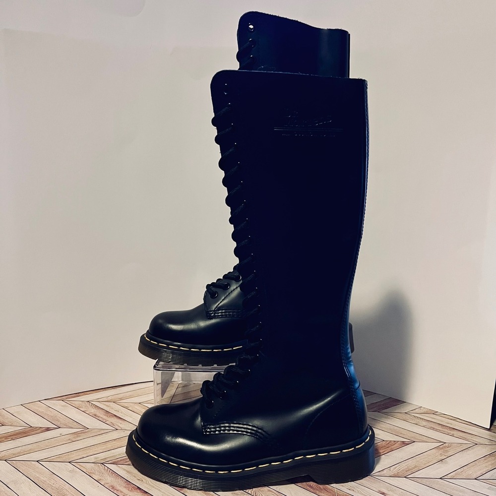 Dr Martens 11300 Knee High 20 Eye Womens 5 Boots Black Leather Lace Up Goth Punk